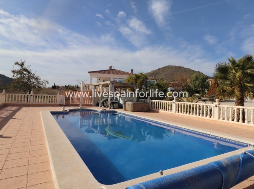 4 quarto Quinta/Casa Rural para venda em La Romana com piscina garagem - 369 500 € (Ref: 9827633)