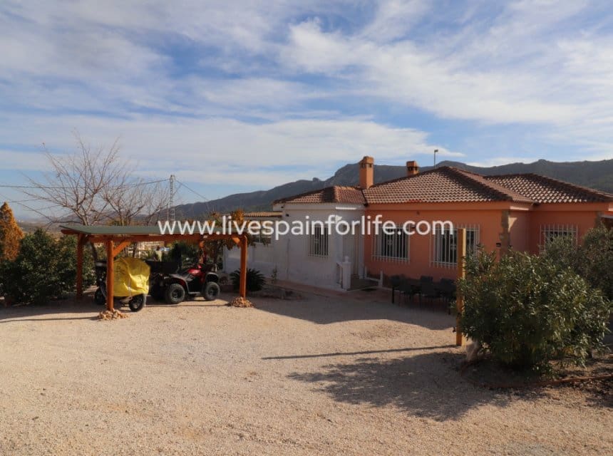 4 quarto Quinta/Casa Rural para venda em La Romana com piscina garagem - 369 500 € (Ref: 9827633)