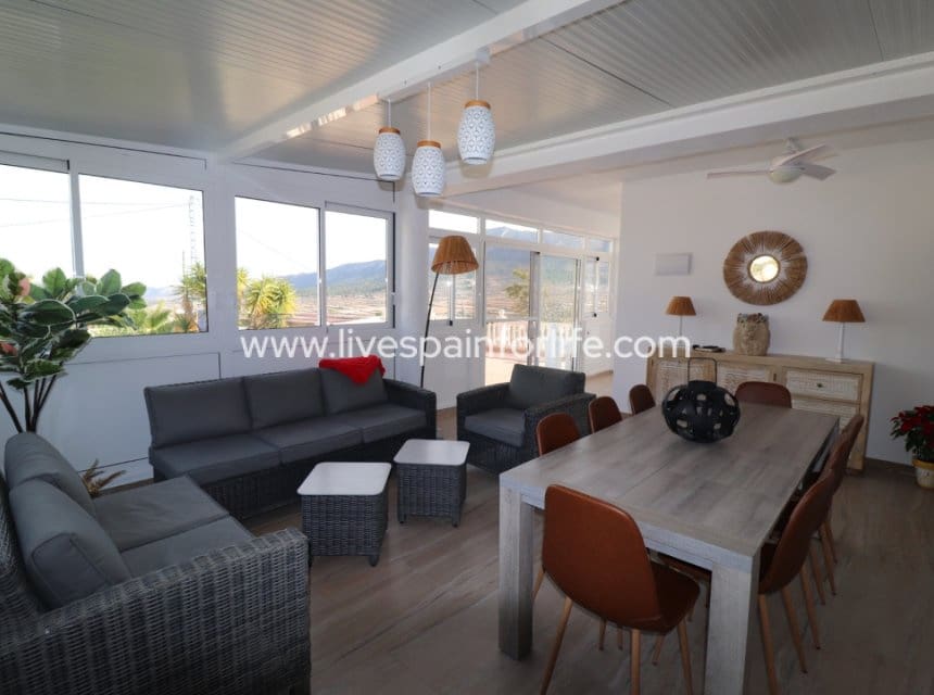4 quarto Quinta/Casa Rural para venda em La Romana com piscina garagem - 369 500 € (Ref: 9827633)