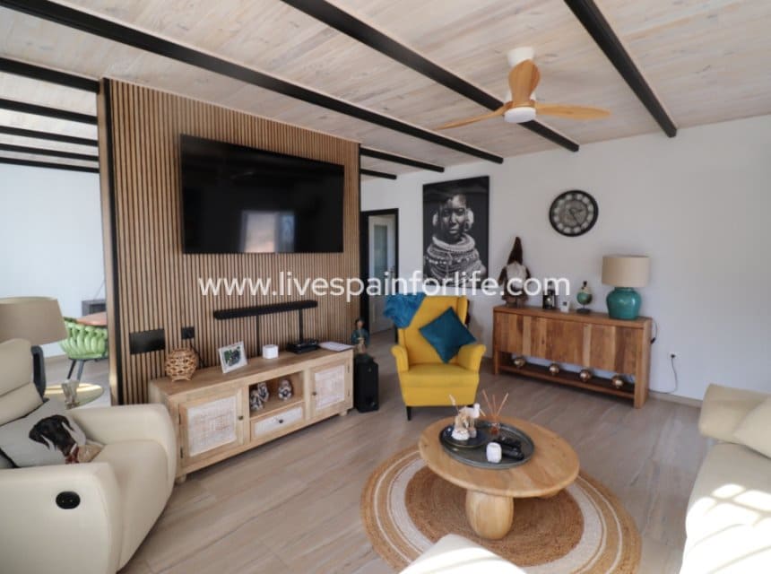 4 quarto Quinta/Casa Rural para venda em La Romana com piscina garagem - 369 500 € (Ref: 9827633)