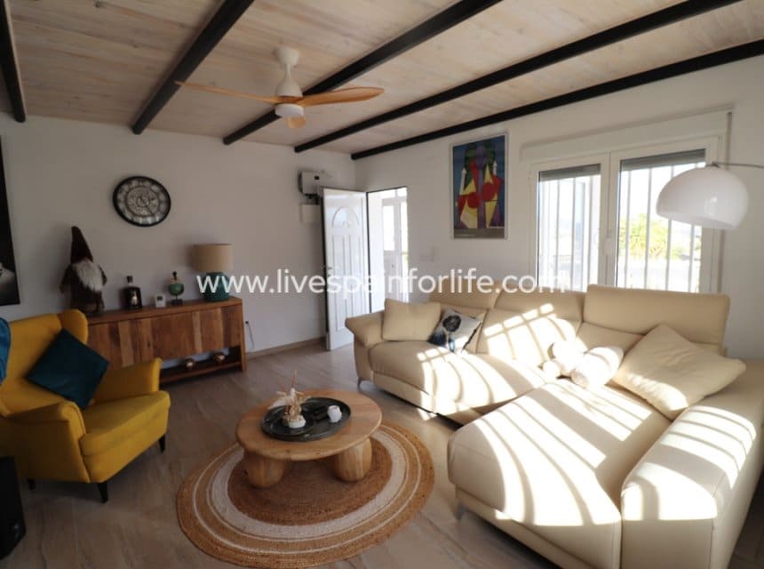 4 quarto Quinta/Casa Rural para venda em La Romana com piscina garagem - 369 500 € (Ref: 9827633)