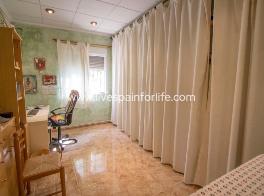 Finca/Casa Rural de 5 habitaciones en Crevillente / Crevillent en venta con piscina garaje - 280.000 € (Ref: 9829733)