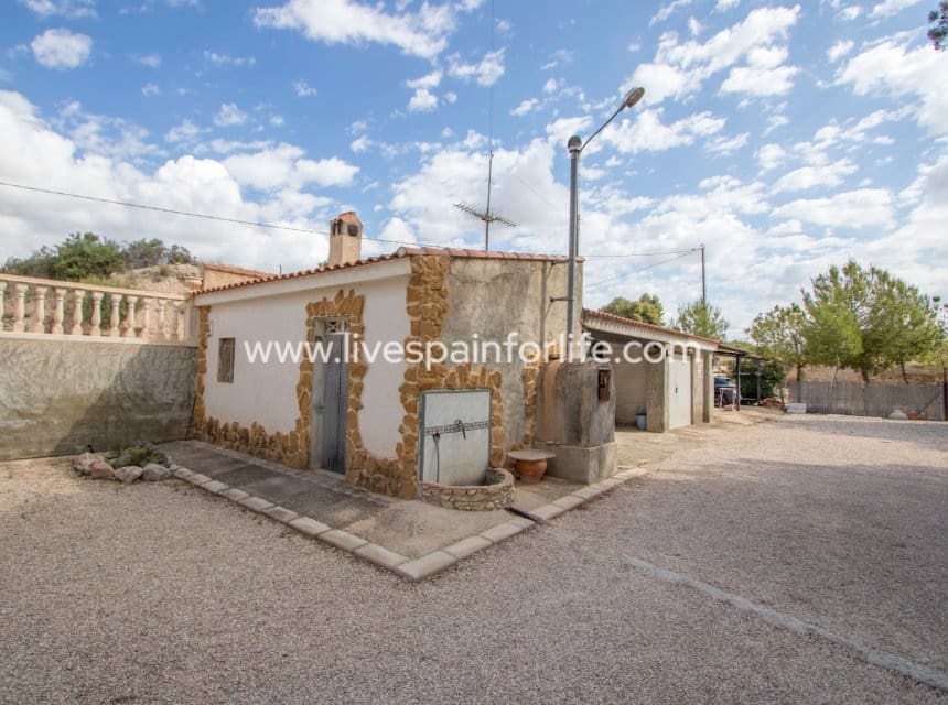 Finca/Casa Rural de 5 habitaciones en Crevillente / Crevillent en venta con piscina garaje - 280.000 € (Ref: 9829733)
