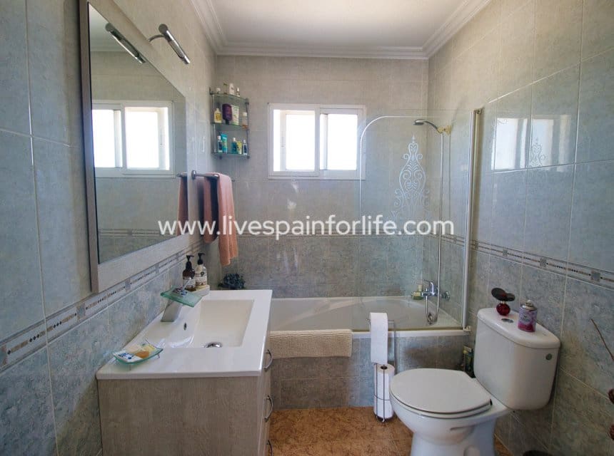 3 chambre Finca/Maison de Campagne à vendre à Catral avec piscine garage - 379 995 € (Ref: 9829992)