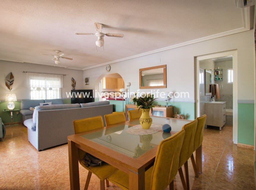 3 chambre Finca/Maison de Campagne à vendre à Catral avec piscine garage - 379 995 € (Ref: 9829992)
