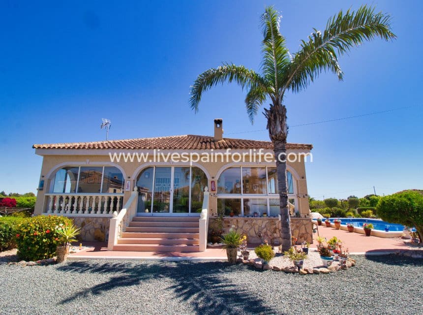 3 chambre Finca/Maison de Campagne à vendre à Catral avec piscine garage - 379 995 € (Ref: 9829992)
