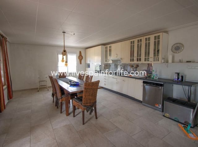 7 soveværelse Finca/Landehus til salg i Albatera med swimmingpool garage - € 397.000 (Ref: 9829994)
