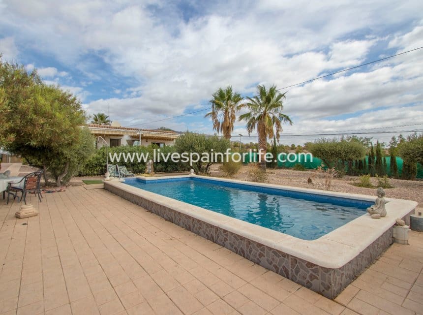 7 soveværelse Finca/Landehus til salg i Albatera med swimmingpool garage - € 397.000 (Ref: 9829994)