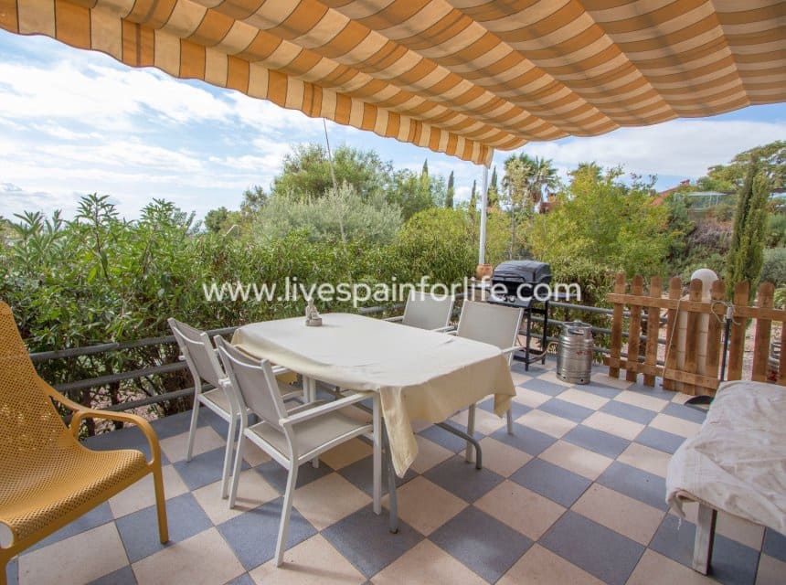 7 soveværelse Finca/Landehus til salg i Albatera med swimmingpool garage - € 397.000 (Ref: 9829994)