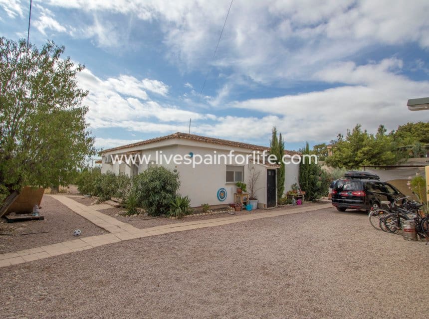 7 soveværelse Finca/Landehus til salg i Albatera med swimmingpool garage - € 397.000 (Ref: 9829994)