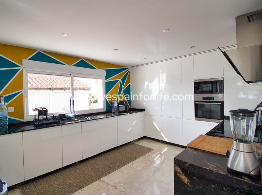 3 soveværelse Finca/Landehus til salg i Albatera med swimmingpool garage - € 399.999 (Ref: 9841390)