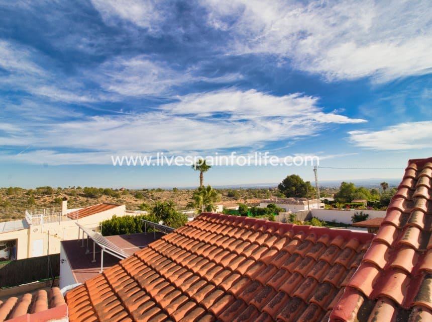 3 soveværelse Finca/Landehus til salg i Albatera med swimmingpool garage - € 399.999 (Ref: 9841390)