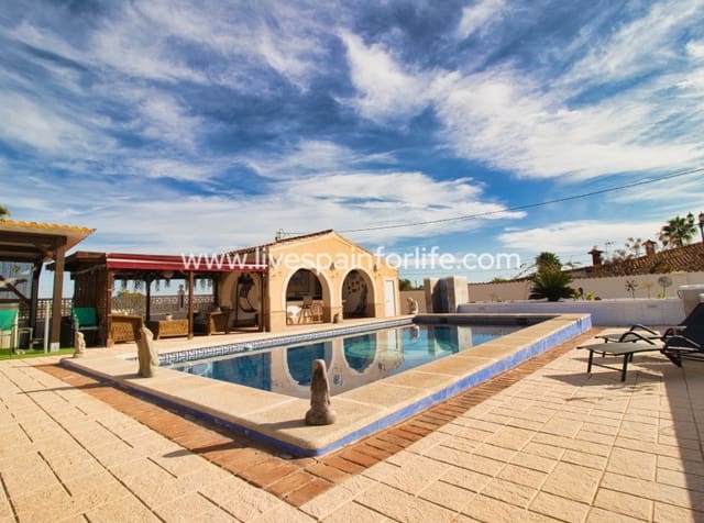 3 soveværelse Finca/Landehus til salg i Albatera med swimmingpool garage - € 399.999 (Ref: 9841390)