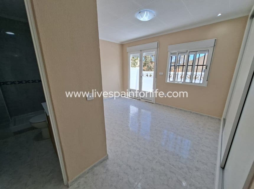 1 chambre Bungalow à vendre à Alicante ville - 129 000 € (Ref: 9841524)