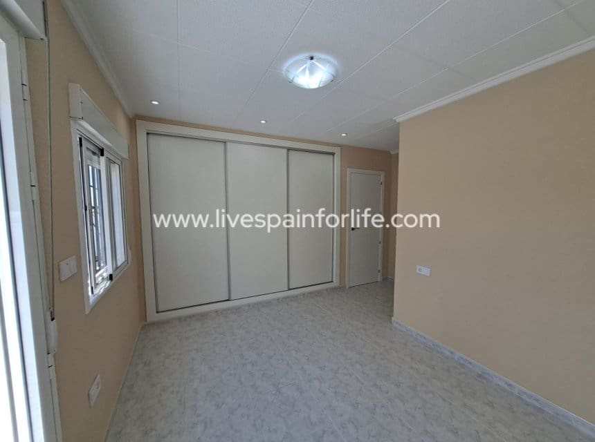 1 chambre Bungalow à vendre à Alicante ville - 129 000 € (Ref: 9841524)