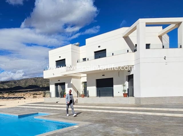 Finca/Casa Rural de 6 habitaciones en Pinoso en venta con piscina garaje - 450.000 € (Ref: 9841532)