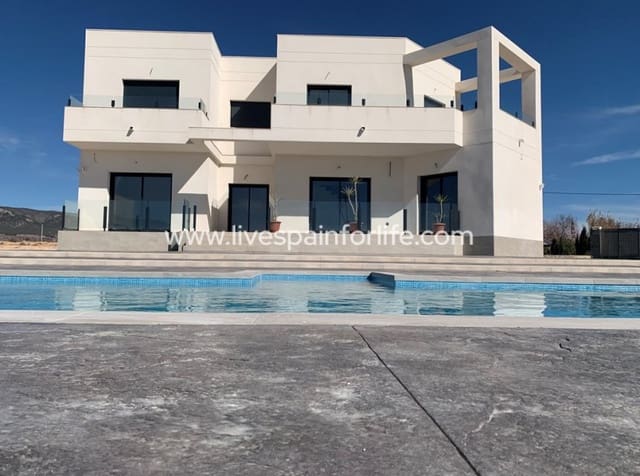 Finca/Casa Rural de 6 habitaciones en Pinoso en venta con piscina garaje - 450.000 € (Ref: 9841532)