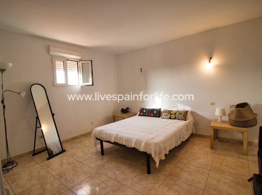 6 bedroom Finca/Country House for sale in Albatera with pool - € 280,000 (Ref: 9844156)