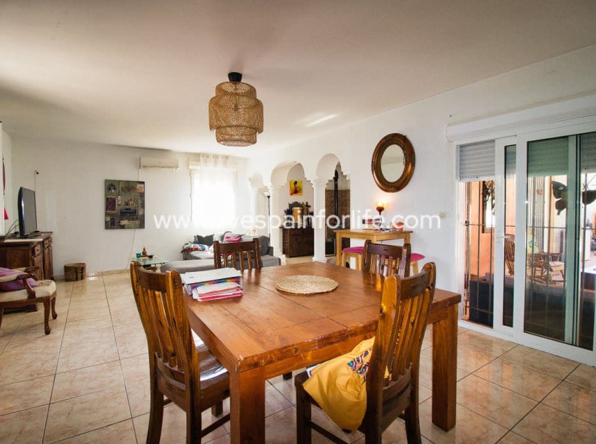 6 bedroom Finca/Country House for sale in Albatera with pool - € 280,000 (Ref: 9844156)