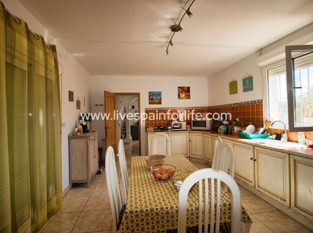 6 soveværelse Finca/Landehus til salg i Albatera med swimmingpool - € 280.000 (Ref: 9844156)