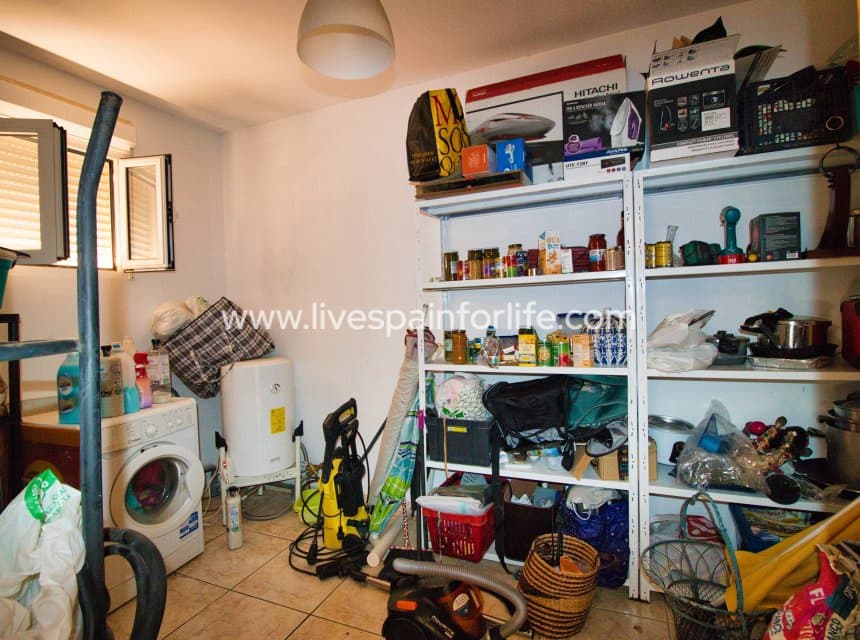 6 bedroom Finca/Country House for sale in Albatera with pool - € 280,000 (Ref: 9844156)