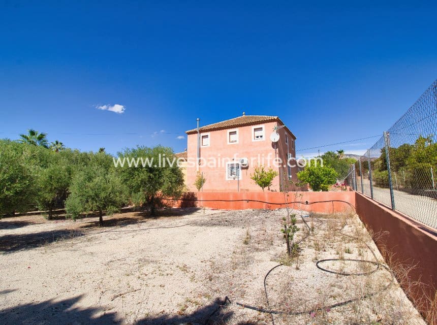 6 bedroom Finca/Country House for sale in Albatera with pool - € 280,000 (Ref: 9844156)