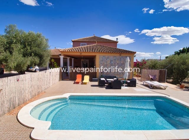 6 soveværelse Finca/Landehus til salg i Albatera med swimmingpool - € 280.000 (Ref: 9844156)