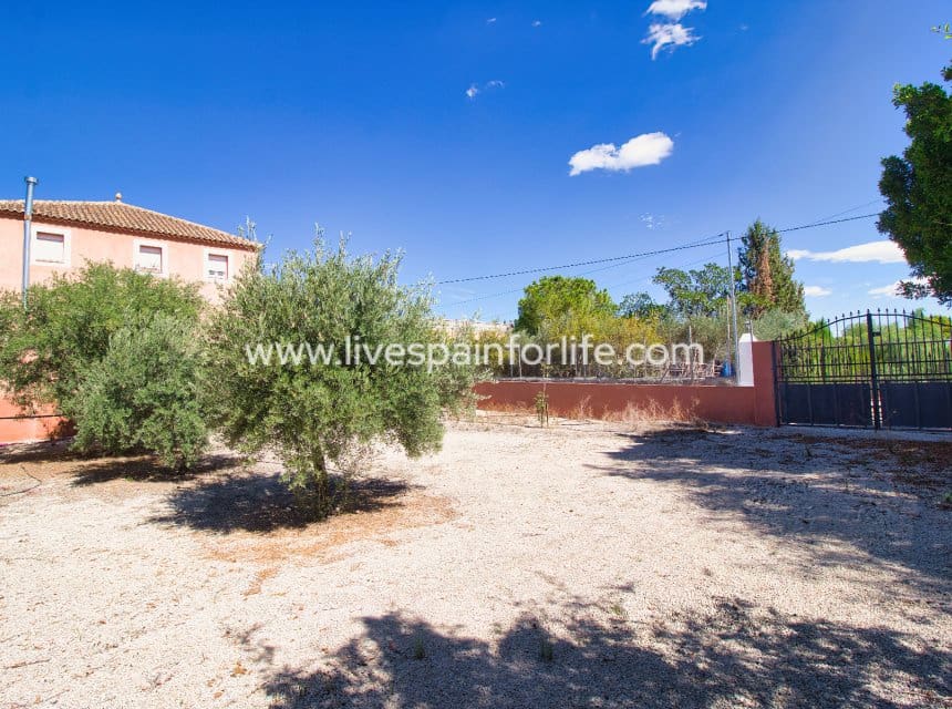 6 bedroom Finca/Country House for sale in Albatera with pool - € 280,000 (Ref: 9844156)