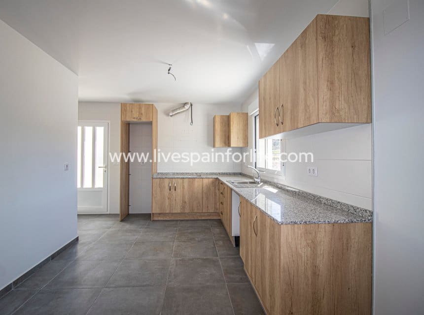 Finca/Casa Rural de 3 habitaciones en Pinoso en venta con piscina - 350.000 € (Ref: 9844161)