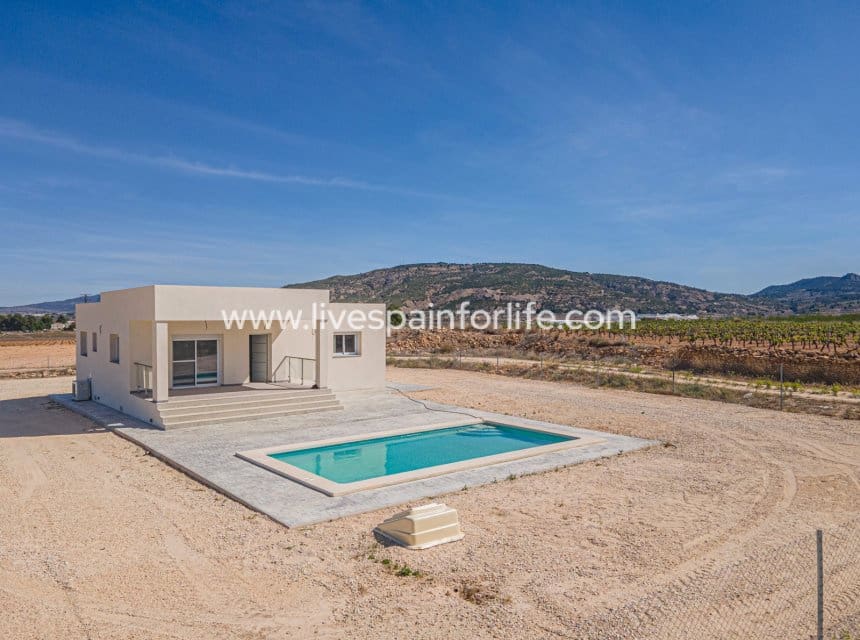 Finca/Casa Rural de 3 habitaciones en Pinoso en venta con piscina - 350.000 € (Ref: 9844161)