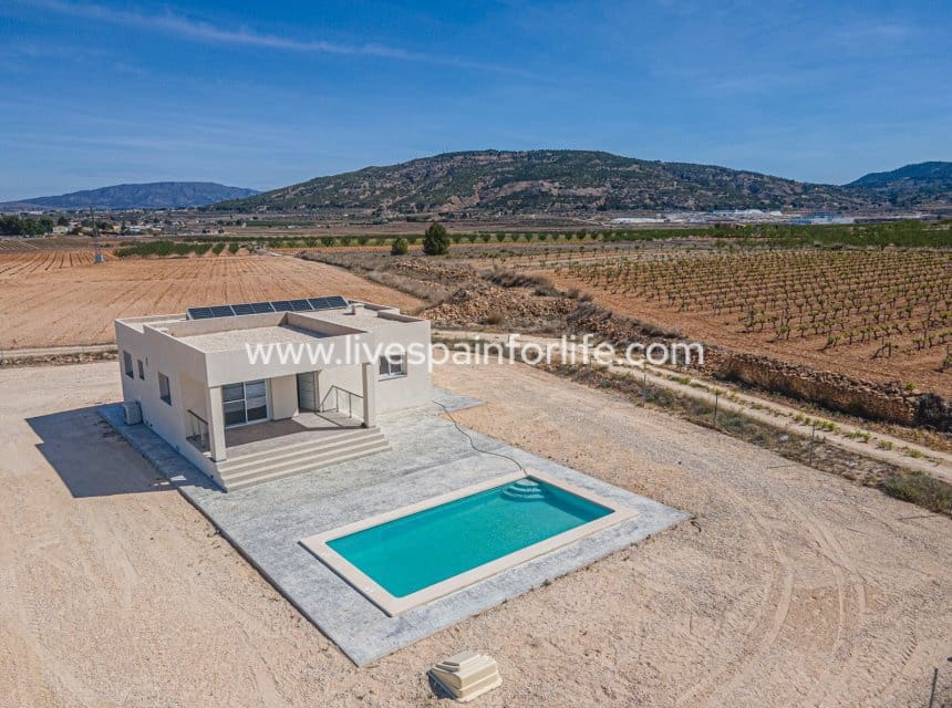 Finca/Casa Rural de 3 habitaciones en Pinoso en venta con piscina - 350.000 € (Ref: 9844161)