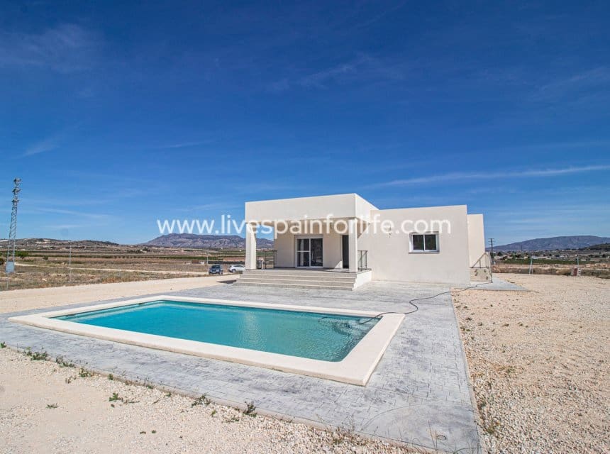 Finca/Casa Rural de 3 habitaciones en Pinoso en venta con piscina - 350.000 € (Ref: 9844161)