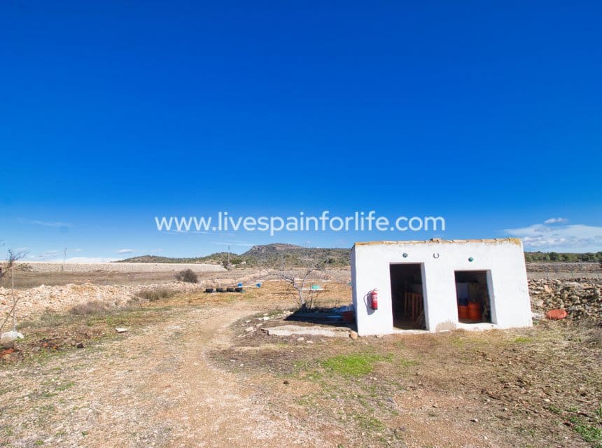 Finca/Casa Rural de 2 habitaciones en Monóvar / Monóver en venta con piscina garaje - 200.000 € (Ref: 9847813)