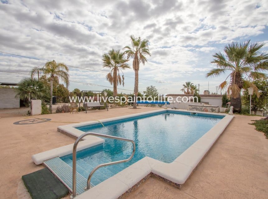 7 bedroom Finca/Country House for sale in Albatera with pool garage - € 397,000 (Ref: 9847827)