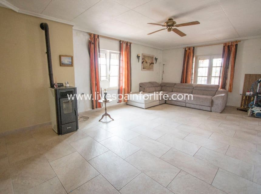 7 bedroom Finca/Country House for sale in Albatera with pool garage - € 397,000 (Ref: 9847827)