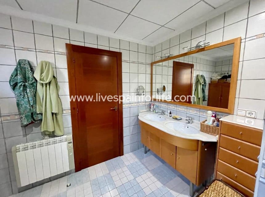 4 bedroom Finca/Country House for sale in Albatera with pool garage - € 399,999 (Ref: 9848064)