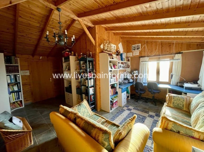 4 bedroom Finca/Country House for sale in Albatera with pool garage - € 399,999 (Ref: 9848064)