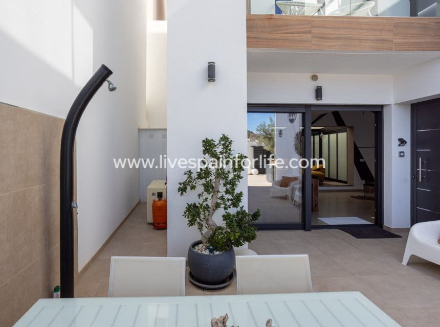 3 soveværelse Byhus til salg i Benijofar med swimmingpool - € 419.000 (Ref: 9848065)