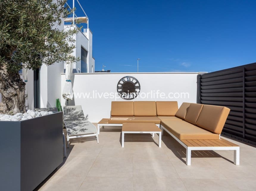 3 soveværelse Byhus til salg i Benijofar med swimmingpool - € 419.000 (Ref: 9848065)