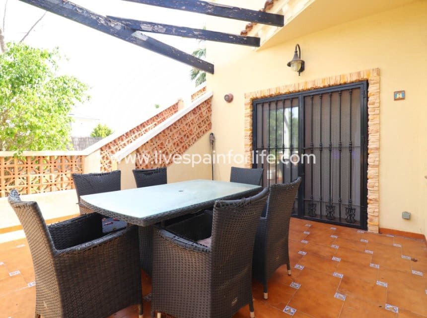 3 soverom Finca/Herregård til salgs i Formentera del Segura med svømmebasseng garasje - € 369 000 (Ref: 9852987)