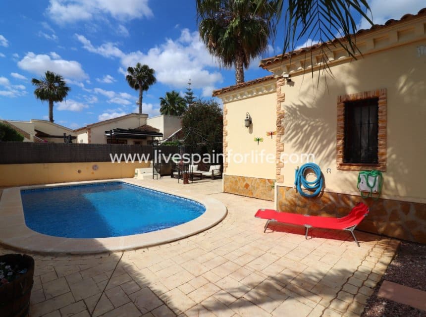 3 soverom Finca/Herregård til salgs i Formentera del Segura med svømmebasseng garasje - € 369 000 (Ref: 9852987)