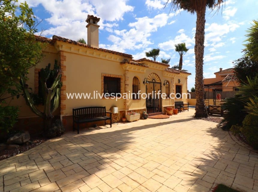 3 soverom Finca/Herregård til salgs i Formentera del Segura med svømmebasseng garasje - € 369 000 (Ref: 9852987)