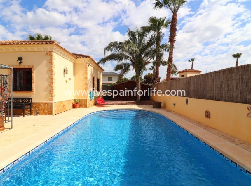 3 soverom Finca/Herregård til salgs i Formentera del Segura med svømmebasseng garasje - € 369 000 (Ref: 9852987)
