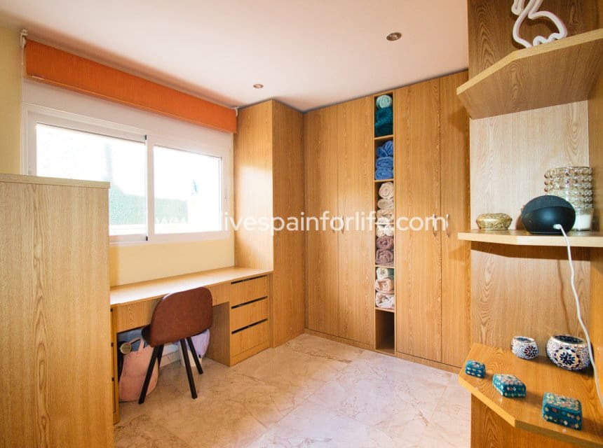 3 sypialnia Finka/Dom wiejski na sprzedaż w Albatera z basenem garażem - 399 999 € (Ref: 9854493)