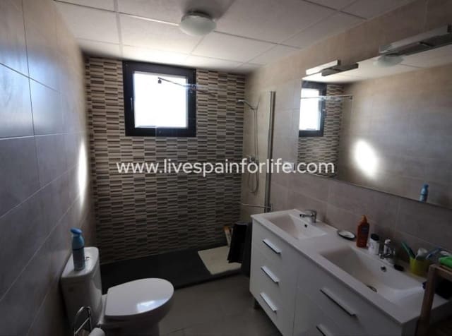 4 Zimmer Villa zu verkaufen in Hondón de las Nieves mit Pool Garage - 350.000 € (Ref: 9858397)