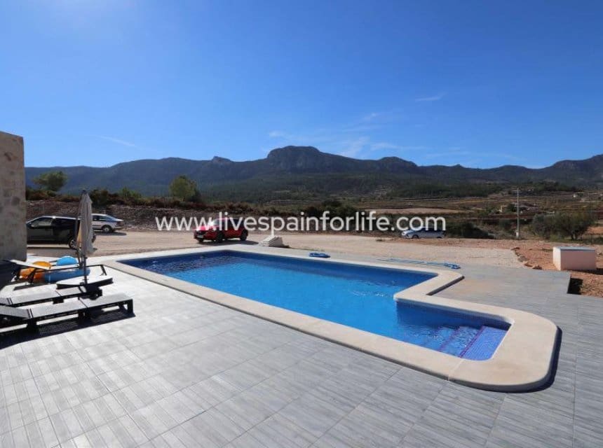 4 Zimmer Villa zu verkaufen in Hondon de las Nieves mit Pool Garage - 350.000 € (Ref: 9858397)