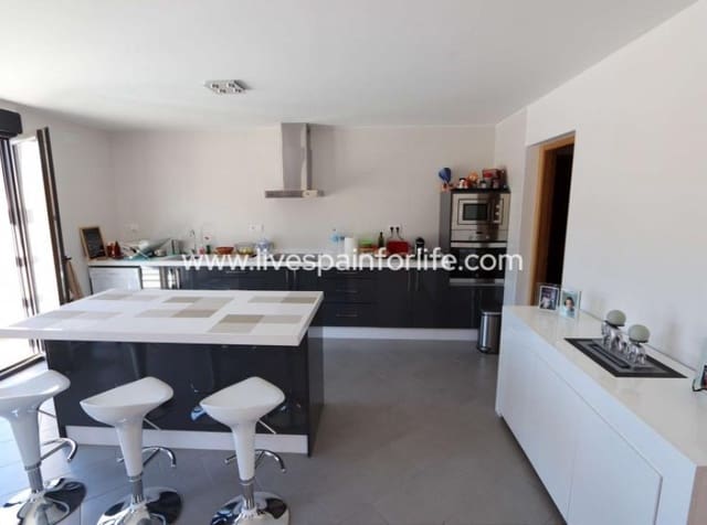 4 chambre Villa/Maison à vendre à Aspe avec piscine garage - 350 000 € (Ref: 9858398)