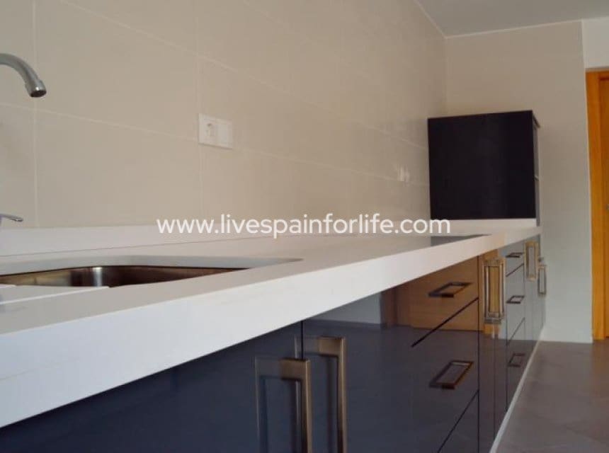 4 camera da letto Villa in vendita in Hondon de las Nieves con piscina garage - 350.000 € (Rif: 9858399)