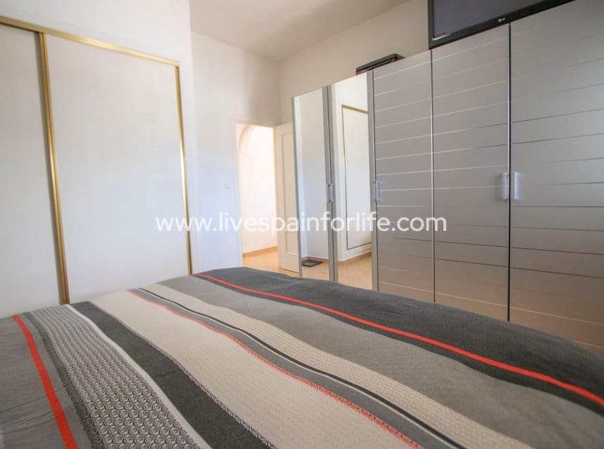 3 sypialnia Finka/Dom wiejski na sprzedaż w Catral z basenem garażem - 325 000 € (Ref: 9860923)
