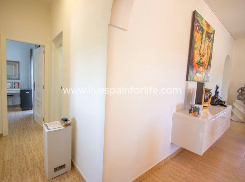 3 sypialnia Finka/Dom wiejski na sprzedaż w Catral z basenem garażem - 325 000 € (Ref: 9860923)